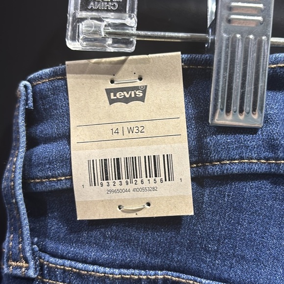 Levi Strauss mid length & rise hyper soft,slim through hip,cuffed 5 pocket - Picture 8 of 11